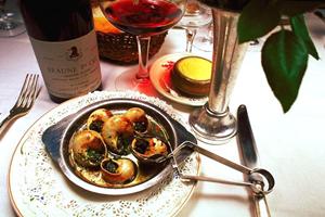 埼玉大宮で絶品のガッツリ丼を味わえる伝説のすた丼屋 大宮東口店の魅力と店舗詳細